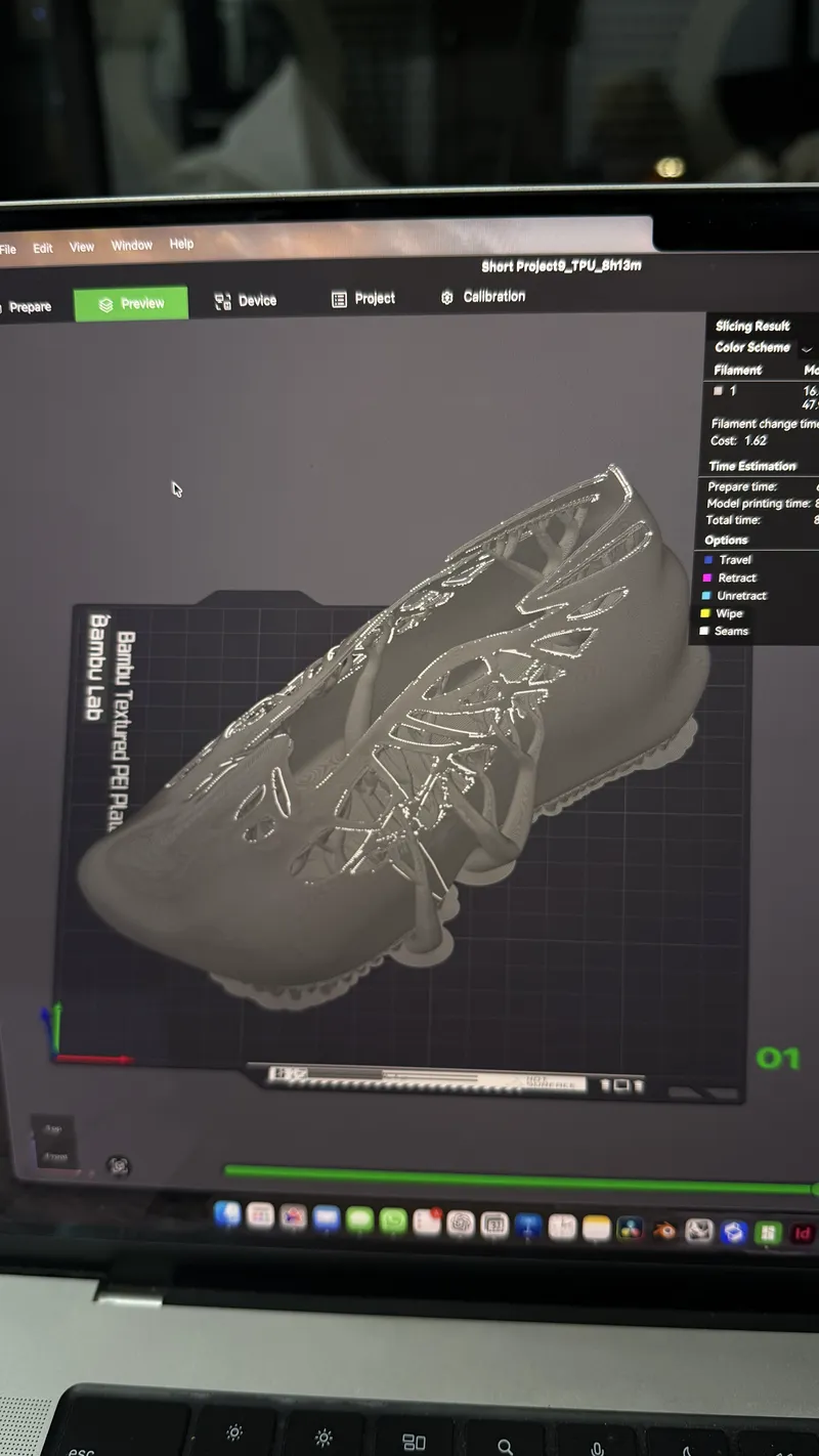 Slicing a 3D printed shoe on screen