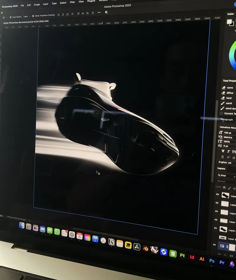 Dark shoe render on a screen