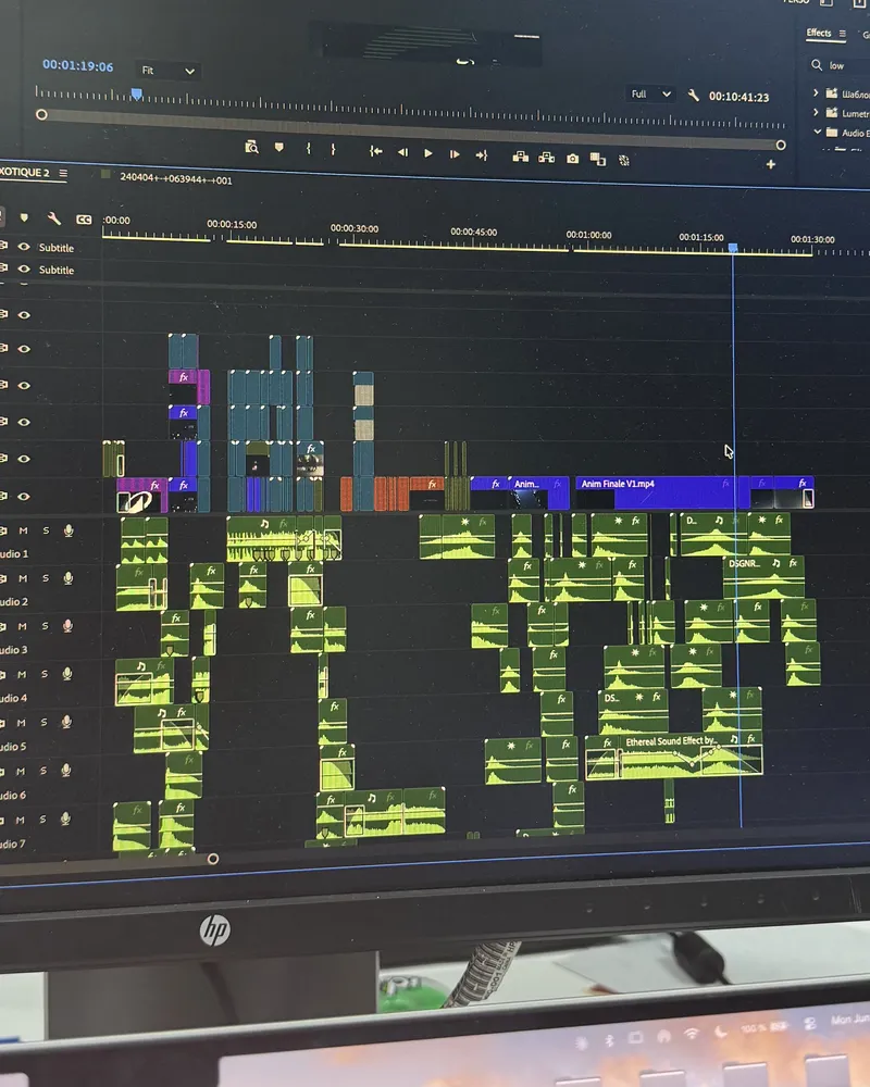 Video edit timeline on screen