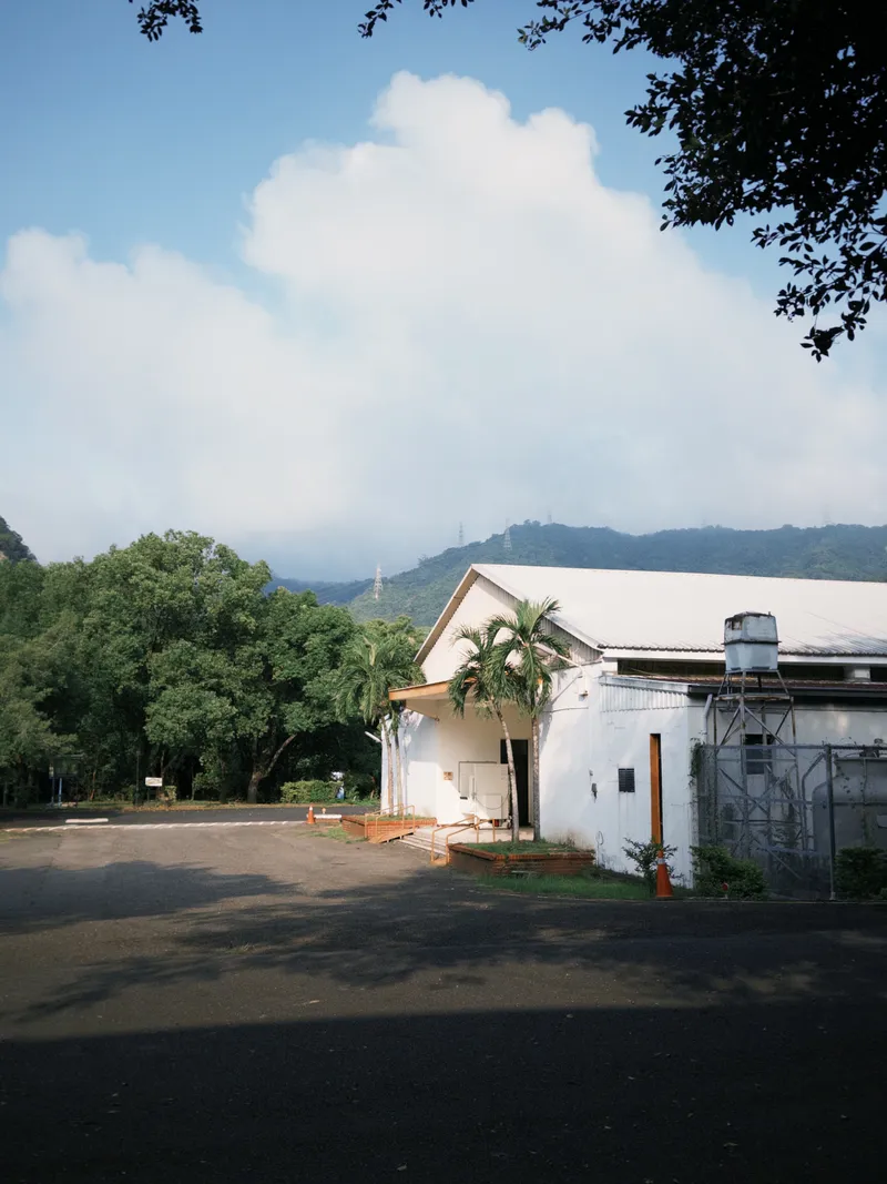 House at the foot of the mountains