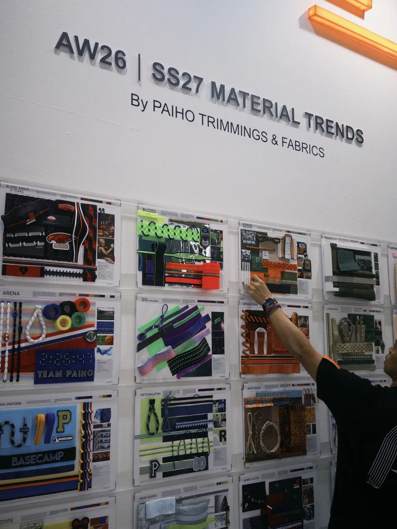Material trends wall at a fair