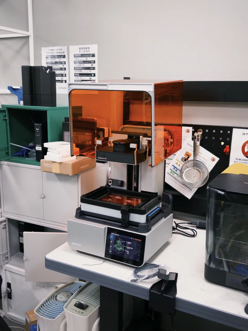 Prototyping lab with 3D printers